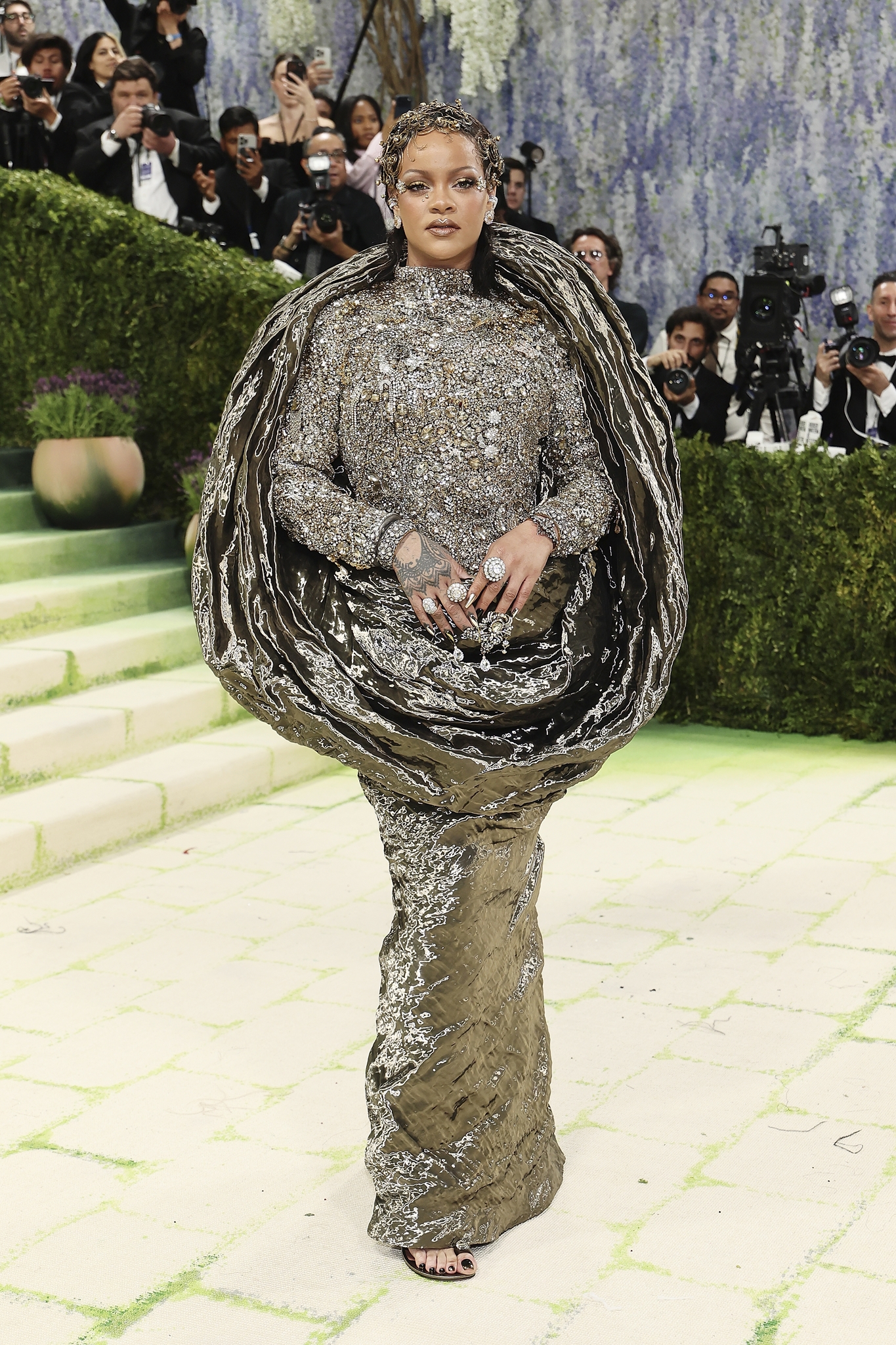 Rihanna: Το διακριτικό μανικιούρ που δείχνει πολυτελές ακόμη και στα πιο κοντά νύχια - εικόνα 3