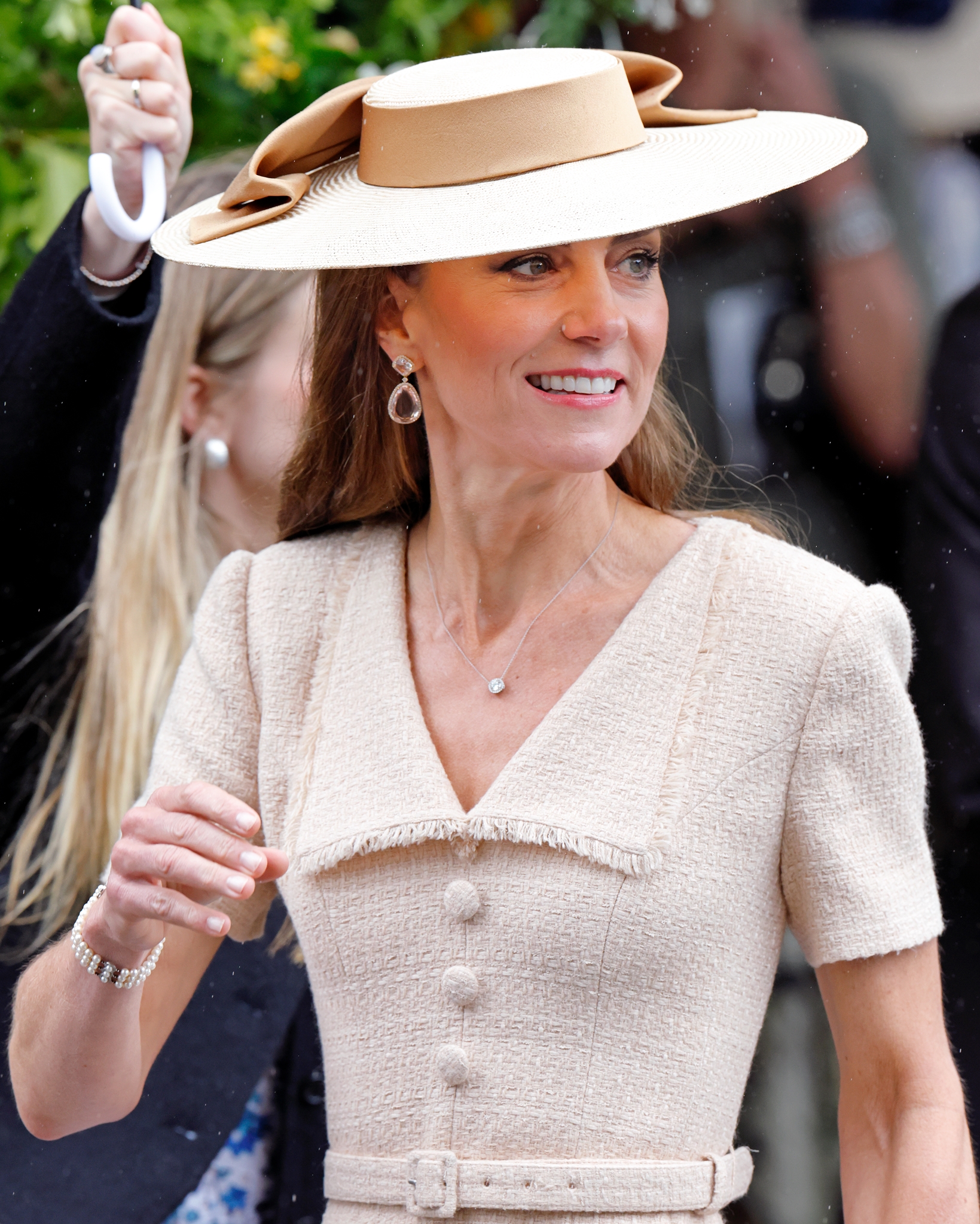 Kate Middleton: Τα σκουλαρίκια που φορά ξανά και ξανά είναι η πιο ρομαντική τάση του καλοκαιριού - εικόνα 1