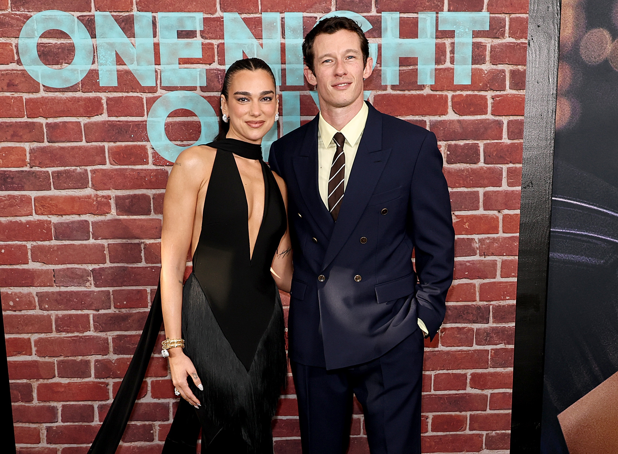 Έχουν αραιώσει τα φρύδια σου; Η Dua Lipa επαναφέρει την τεχνική που τα κάνει να δείχνουν αμέσως πιο πυκνά - εικόνα 2