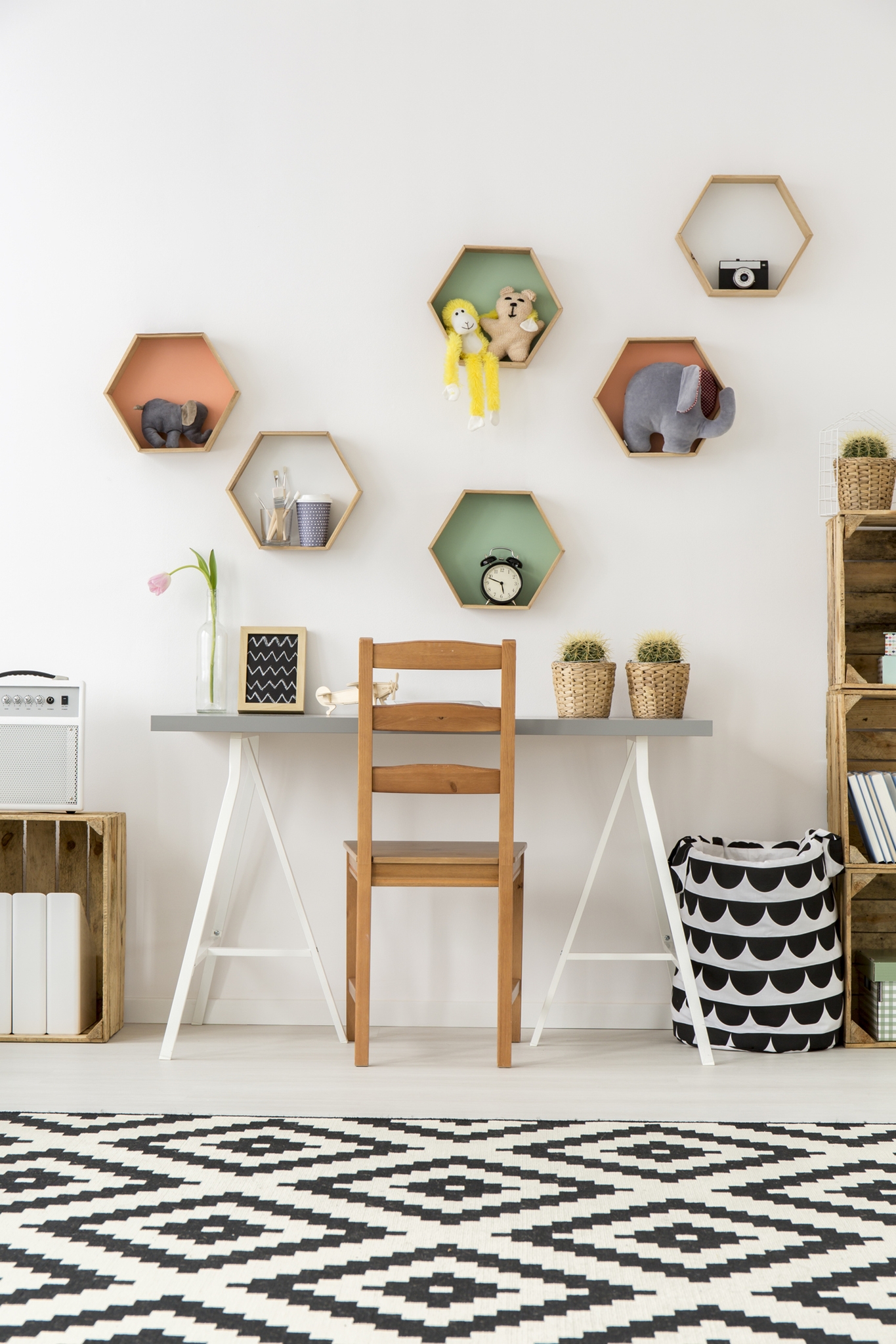 Ανακάλυψα το φωτιστικό IKEA των 99 ευρώ με καθαρό σκανδιναβικό design που θέλω οπωσδήποτε δίπλα στον καναπέ μου – Φωτίζει το σαλόνι και δημιουργεί την πιο ζεστή γωνιά ανάγνωσης - εικόνα 1