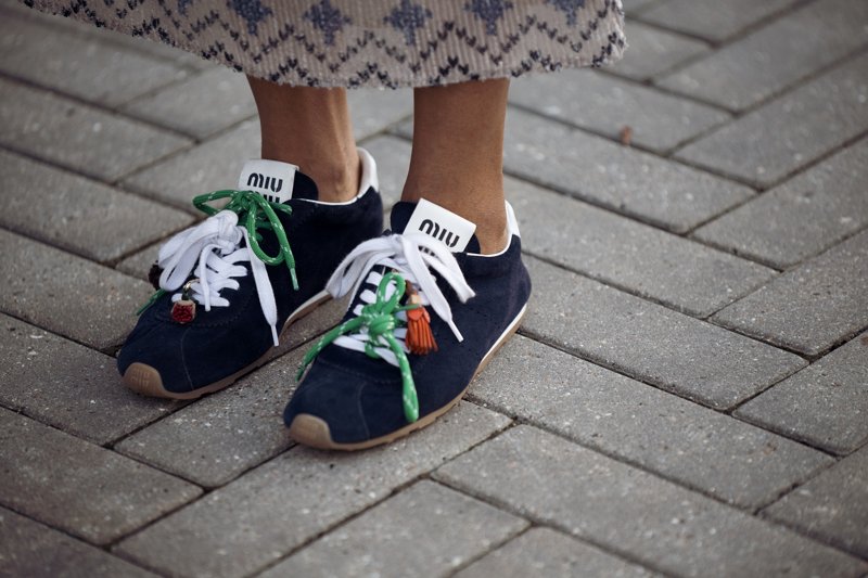 suede-sneakers-elle-gr