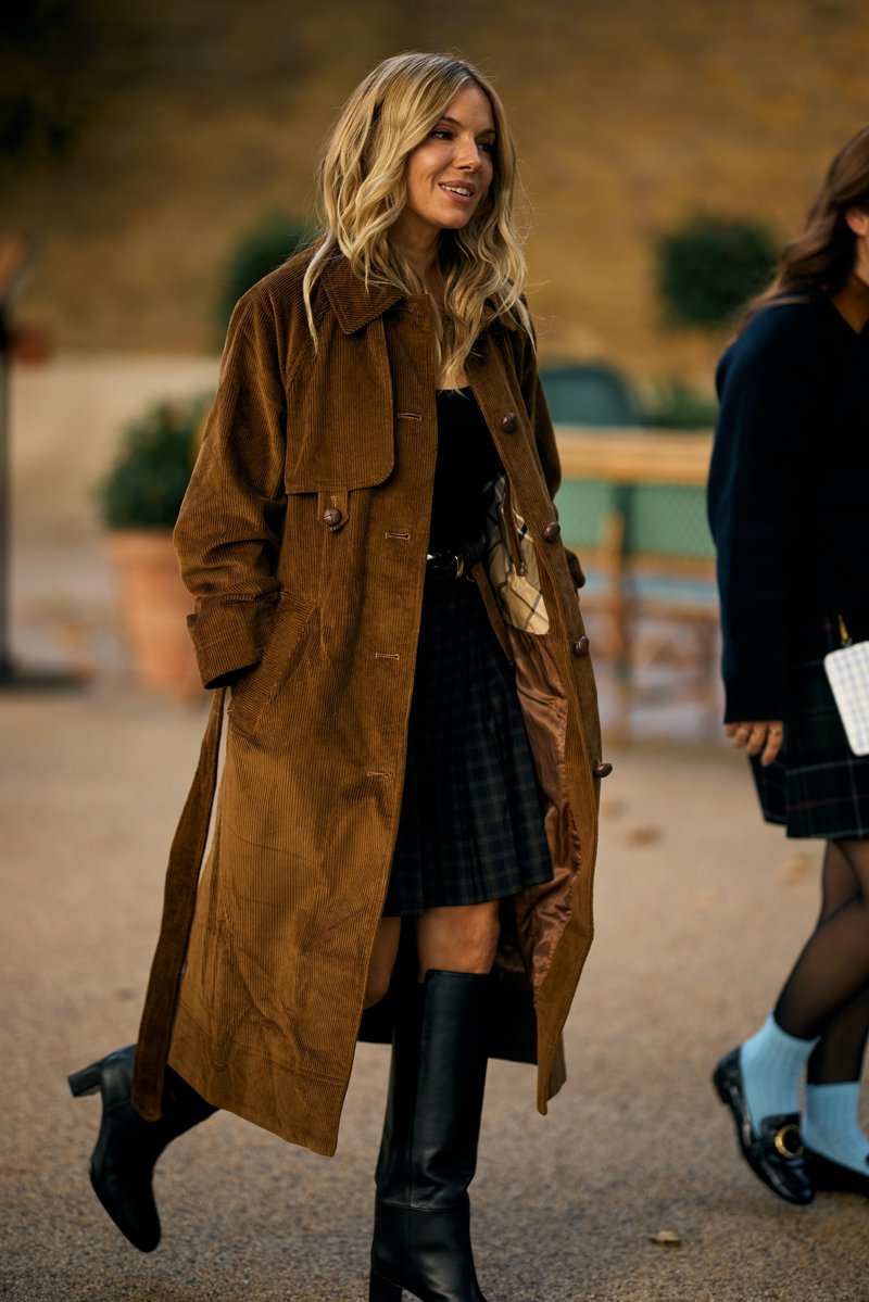 taseis-karo-elle-gr