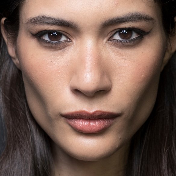 H τεχνική που ακολουθούν όλες οι beautistas για σαγηνευτικό βλέμμα μόνο με μια mascara