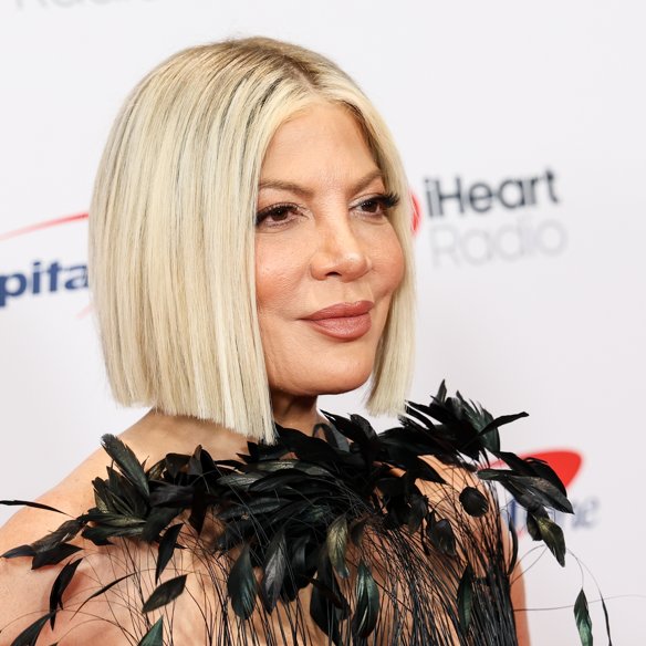 Tori Spelling: Το σπίτι των 120 εκατ. δολαρίων που μεγάλωσε, είναι μεγαλύτερο από τον Λευκό Οίκο – Τα 123 δωμάτια, τα 27 μπάνια και το ιδιωτικό μπόουλινγκ