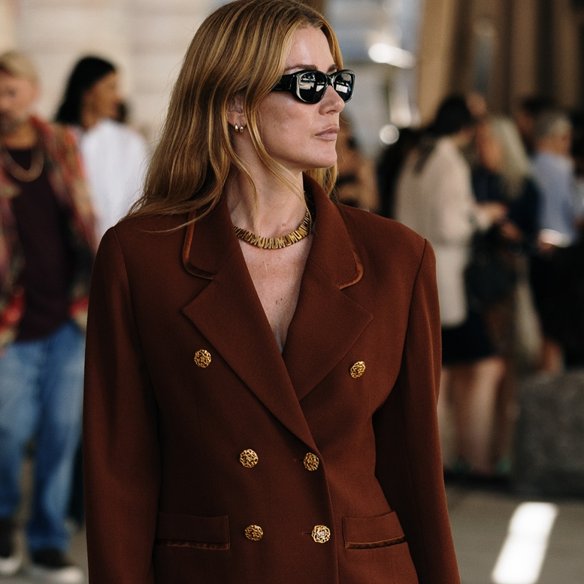 Το παντελόνι από Stradivarius που θα συνοδεύσει τα casual chic looks στο γραφείο