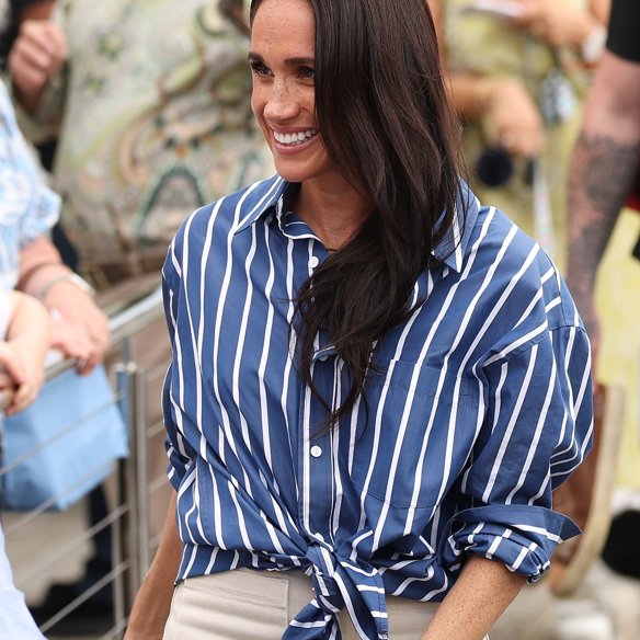 Meghan Markle: Η πρώτη ματιά στη νέα ζωή με τον Harry, τον Archie και τη Lilibet στη Βρετανία – Το οικογενειακό βίντεο που συζητούν όλοι