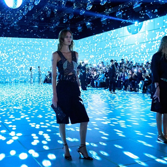 Το glamour μέσα από την αφαίρεση: Η νέα συλλογή της Giorgio Armani για τη σεζόν Άνοιξη / Καλοκαίρι 2027