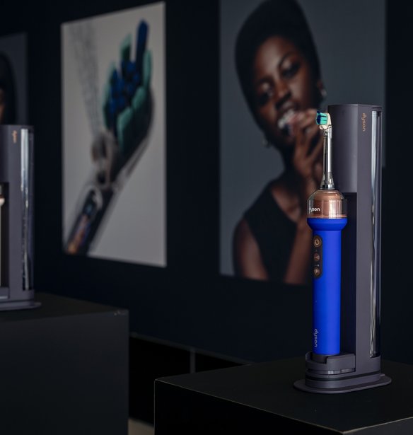 Η Dyson παρουσιάζει στην Αθήνα το νέο Dyson CameraJet™ και τις τελευταίες τεχνολογικές καινοτομίες της