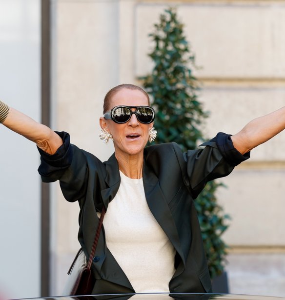 Ό,τι λάμπει είναι χρυσός: Η Céline Dion δείχνει πώς να φωτίσεις το βλέμμα σου με τη σκιά που ταιριάζει τέλεια στο φθινόπωρο