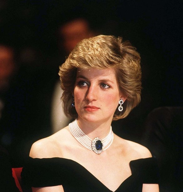 Πριγκίπισσα Diana: Το παντελόνι που φορούσε συνέχεια επιστρέφει και θα το βλέπεις παντού αυτό το καλοκαίρι. Θα το βάλεις στη ντουλάπα σου;