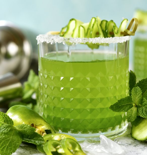 Δεν βαρέθηκες το spritz; Αυτό το mocktail χωρίς αλκοόλ βοηθά την πέψη, ενυδατώνει και γίνεται σε 5 λεπτά