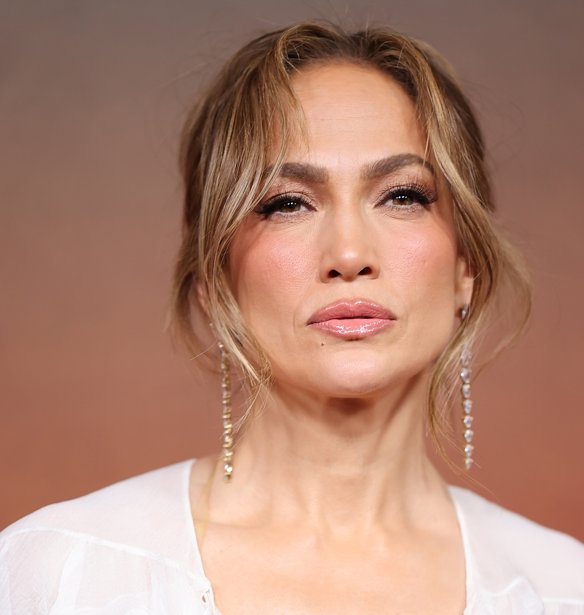 Jennifer Lopez: Πιο ξανθιά από ποτέ με το hair-look που όλα τα blonde girls θα ήθελαν
