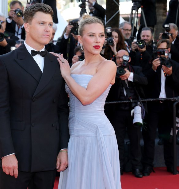 Scarlett Johansson: Το τρυφερό φιλί στον σύζυγό της στο Φεστιβάλ Καννών