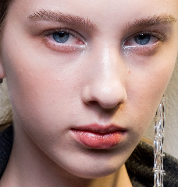 Top Five: 5 ενυδατικά concealers για ξεκούραστο βλέμμα χωρίς γραμμές