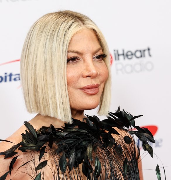 Tori Spelling: Το σπίτι των 120 εκατ. δολαρίων που μεγάλωσε, είναι μεγαλύτερο από τον Λευκό Οίκο – Τα 123 δωμάτια, τα 27 μπάνια και το ιδιωτικό μπόουλινγκ