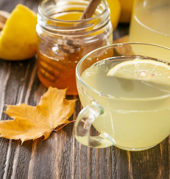 Το πρωινό ρόφημα που κάνει χαμό στο wellness: 4 υλικά για ενέργεια και καλύτερο ξεκίνημα της ημέρας σε μόλις 2 λεπτά