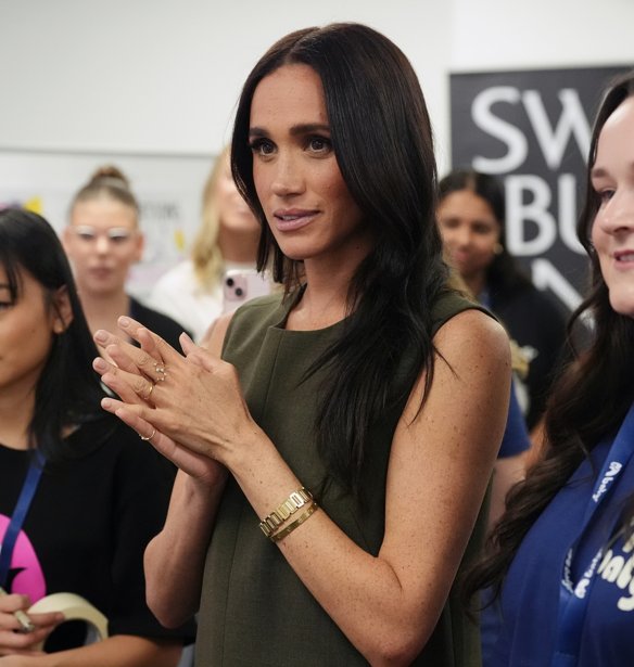 "Ήξερε πόσο την αγαπούσαμε": Η Meghan Markle αποχαιρετά τη Gloria Steinem και μοιράζεται σπάνια φωτογραφία του κοκκινομάλλη Archie