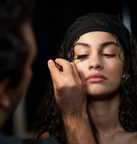 5 must have mascaras για αξεπέραστο βλέμμα