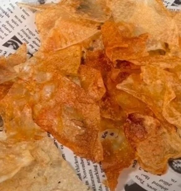 Rice paper chips: Το τραγανό σνακ που αντικαθιστά τα πατατάκια με ελάχιστες θερμίδες