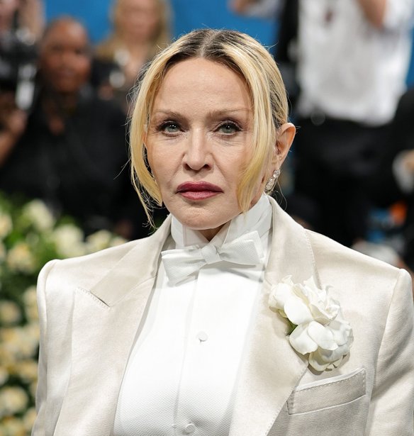 Madonna: Η βασίλισσα της pop με sultry chic look επαναπροσδιορίζει την κομψότητα με γούνα και δαντέλα