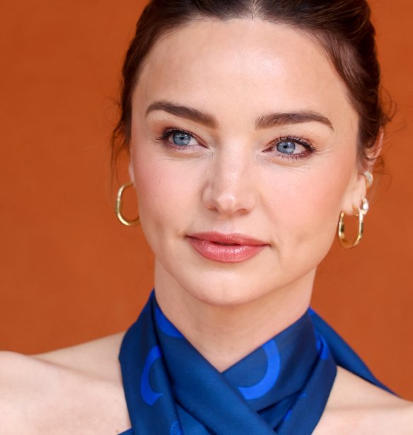 "Δεν τρώω αυγά ούτε σούσι": Η Miranda Kerr αποκαλύπτει τη διατροφή που ακολουθεί μετά τη μάχη της με το σύνδρομο ευερέθιστου εντέρου