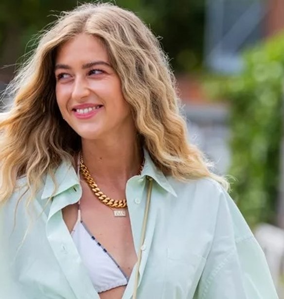 Summer Hair: Όλα τα προϊόντα που πραγματικά χρειάζεσαι για τα μαλλιά σου το καλοκαίρι