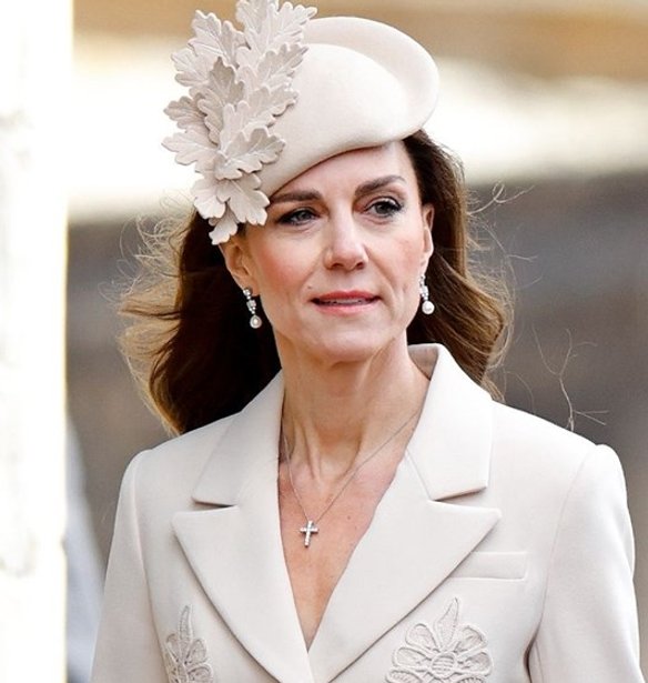 Kate Middleton: Η προσιτή τσάντα που επέλεξε να κρατήσει στην πασχαλινή λειτουργία