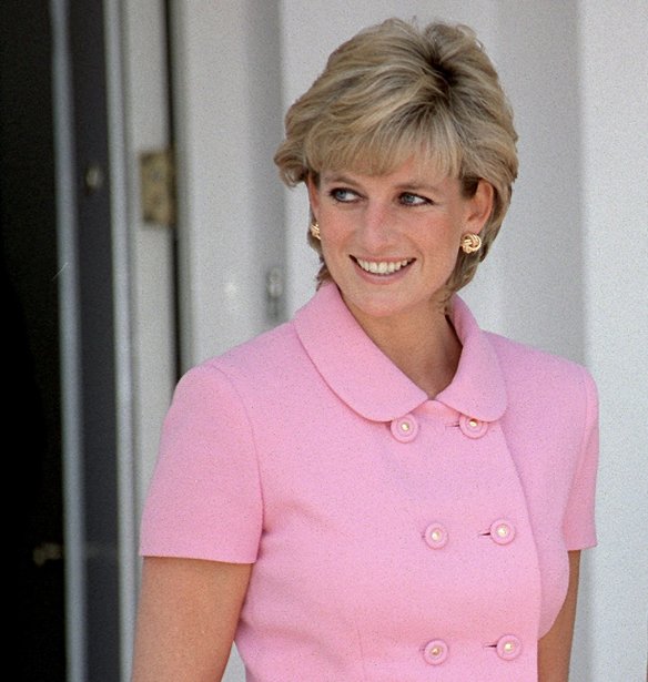 Πριγκίπισσα Diana: Τα προϊόντα ομορφιάς που λάτρευε και το άρωμα που έγινε η υπογραφή της