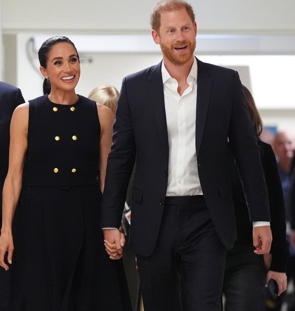 Γιατί ο Harry και η Meghan Markle δεν δείχνουν πια ποτέ το εσωτερικό της έπαυλης των 29 εκατομμυρίων;