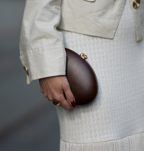 Chocolate Glazed: Αυτό το μανικιούρ θα σου χαρίσει τα πιο stylish νύχια για το φθινόπωρο