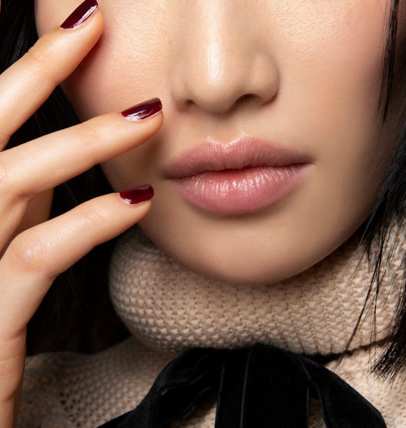 Bordeaux Nails: Η top απόχρωση στο μανικιούρ για το φθινόπωρο του 2026