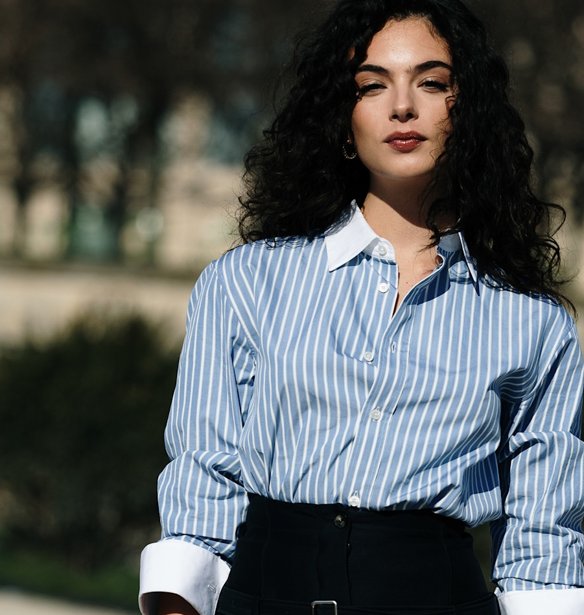 Like mother, like daughter: Η Deva Cassel με πιασμένα μαλλιά είναι ολόιδια με τη μητέρα της, Monica Bellucci
