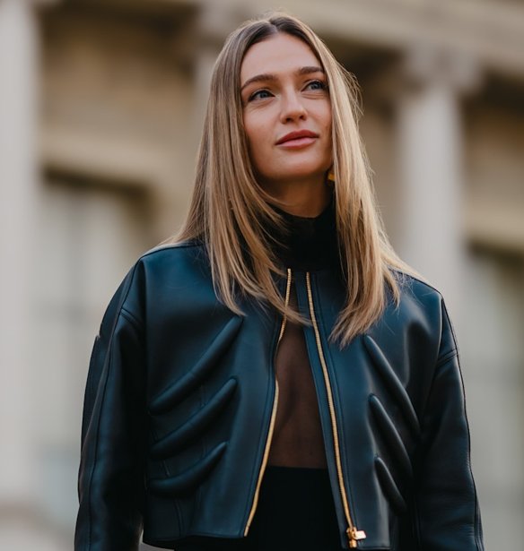 Brown Sugar Blonde: Το πιο γλυκό και ζεστό ξανθό χρώμα του χειμώνα