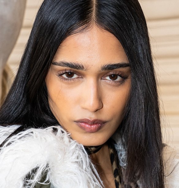 Glazed Brows: Το τζελ που κάνει τα φρύδια να δείχνουν απλά υπέροχα