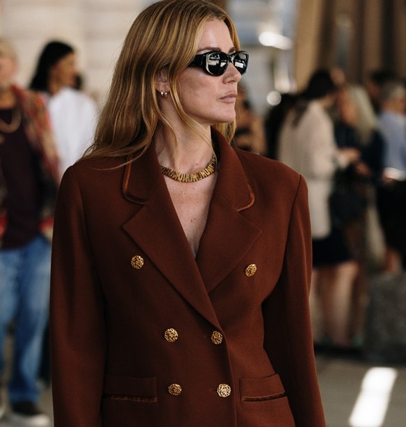 Το παντελόνι από Stradivarius που θα συνοδεύσει τα casual chic looks στο γραφείο