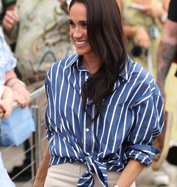 Meghan Markle: Η πρώτη ματιά στη νέα ζωή με τον Harry, τον Archie και τη Lilibet στη Βρετανία – Το οικογενειακό βίντεο που συζητούν όλοι