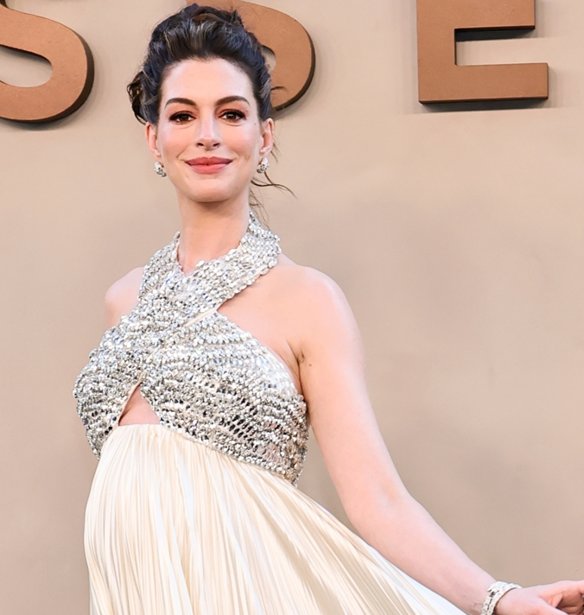 Anne Hathaway: Το εύκολο μεσογειακό βραδινό που είναι το αγαπημένο της και μπορείς να αντιγράψεις