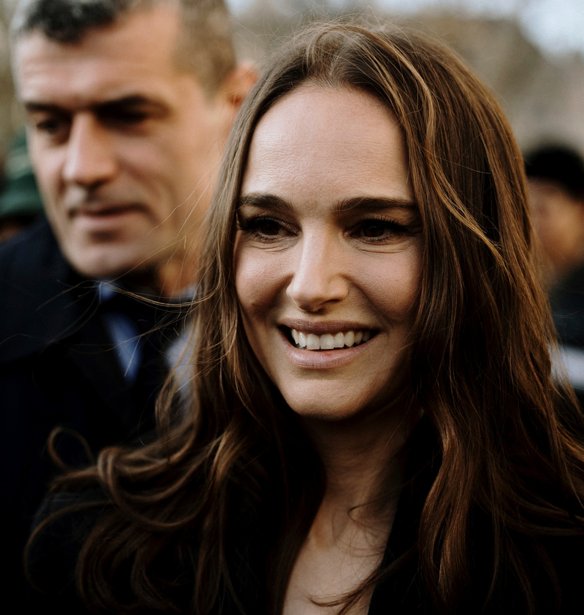 Natalie Portman: "Μετράω αντίστροφα τις μέρες μέχρι να σε γνωρίσω" – Η φωτογραφία της εγκυμοσύνης που συγκίνησε λίγο πριν υποδεχτεί το τρίτο της παιδί