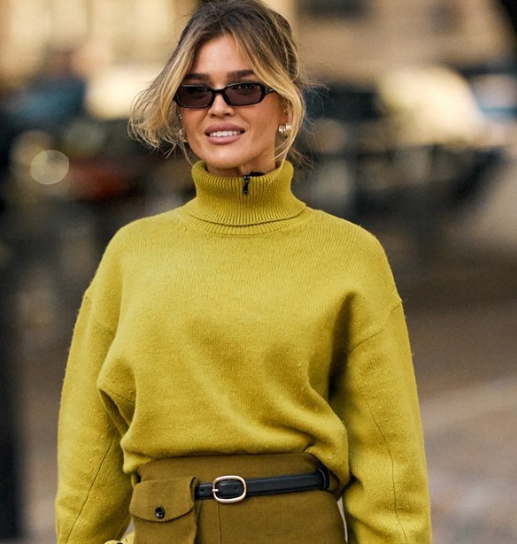 Η μίνι λαδί φούστα από Marks & Spencer που θα αναβαθμίσει την γκαρνταρόμπα του φθινοπώρου κοστίζει μόνο 9 ευρώ