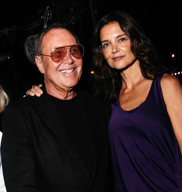 Η Katie Holmes υιοθετεί ήδη το πιο chic χρωματικό δίδυμο του φθινοπώρου