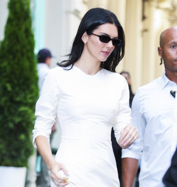 Kendall Jenner: Το πιο sexy date-night look δεν έχει φόρεμα – Και βασίζεται σε δύο κομμάτια που όλες έχουμε