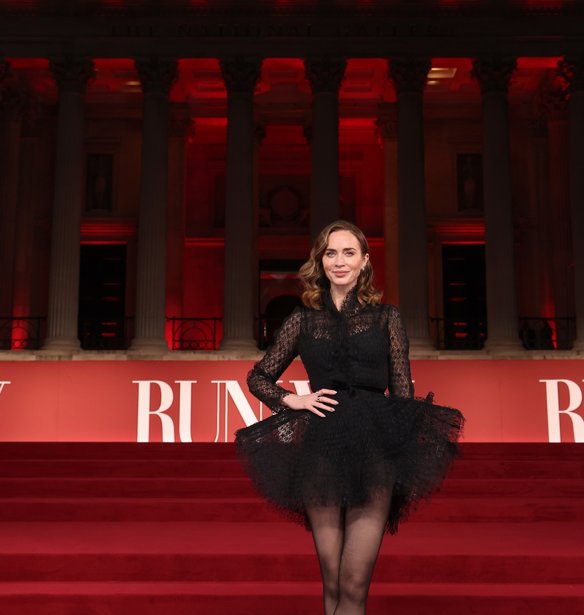 Η Emily Blunt με Dior συνεχίζει το σερί των πιο κομψών εμφανίσεων της χρονιάς