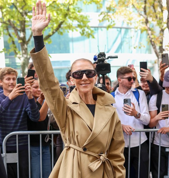 Céline Dion: Το καλοκαιρινό κομμάτι που δεν αποχωριζόμαστε ούτε το φθινόπωρο – Και τώρα δείχνει πιο κομψό από ποτέ