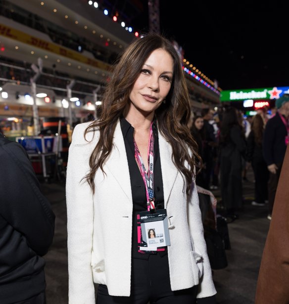 Catherine Zeta-Jones: Το καθημερινό διατροφικό πλάνο που τη διατηρεί λαμπερή και γεμάτη ενέργεια στα 56 της