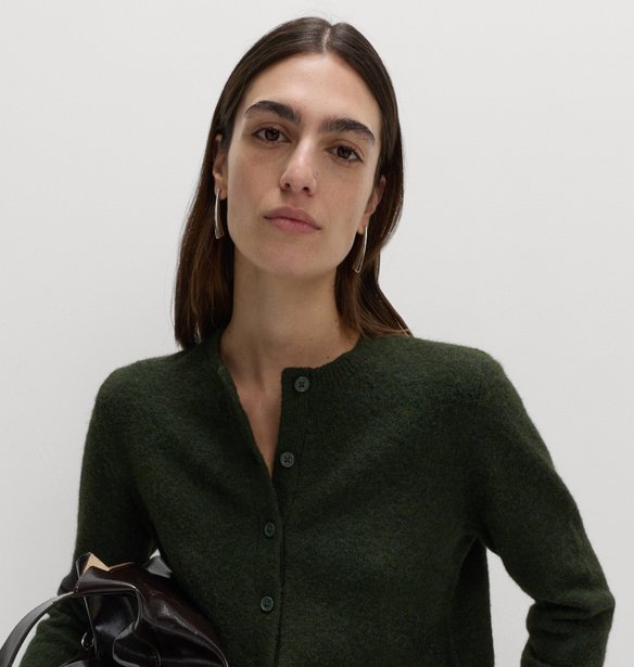 Η εποχή του layering: Τα cardigans από M&S που θα πρωταγωνιστήσουν την ερχόμενη άνοιξη