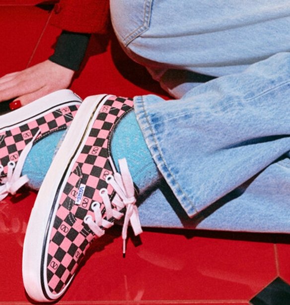 Valentino Garavani and Vans: Τα sneakers που θα φορούν όλες fashion insiders