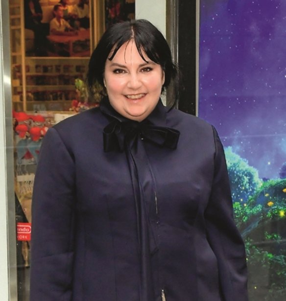 Lena Dunham: Απέκτησε την κόρη που πάντα ήθελε μέσω παρένθετης κύησης μετά τον σκληρό αγώνα της με την ενδομητρίωση, την υστερεκτομή και την αποτυχημένη εξωσωματική