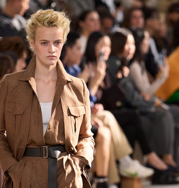 Η Max Mara ταξιδεύει στη δεκαετία του ’30 και φέρνει το explorer style στο σήμερα