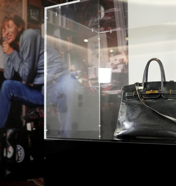 Jane Birkin: Η πρώτη τσάντα Birkin της τραγουδίστριας σπάει κάθε ρεκόρ δημοπρασίας