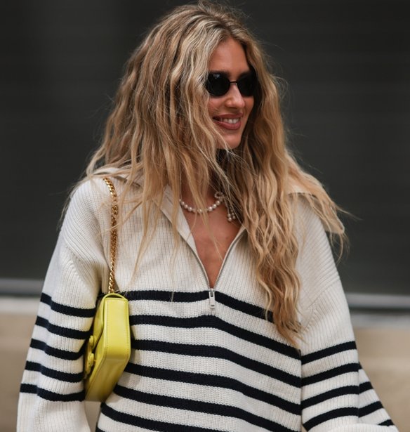 Το stylish πουλόβερ που θα επαναφέρουμε στο στυλ μας τις επόμενες ημέρες